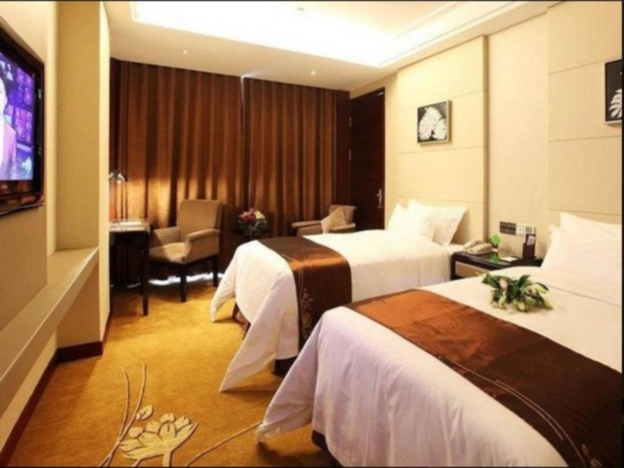 Shenzhen Baoan Royal International Hotel Bagian luar foto